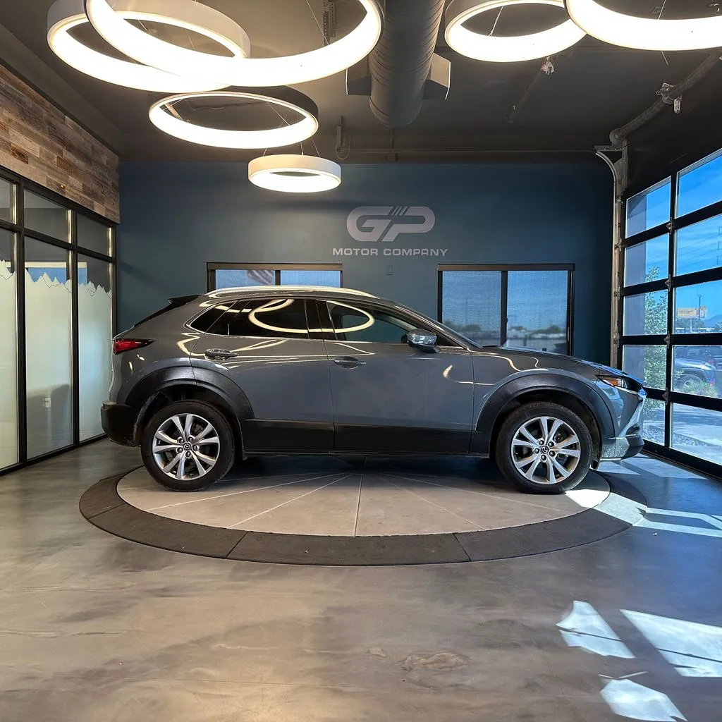 Mazda CX-30 photo 2
