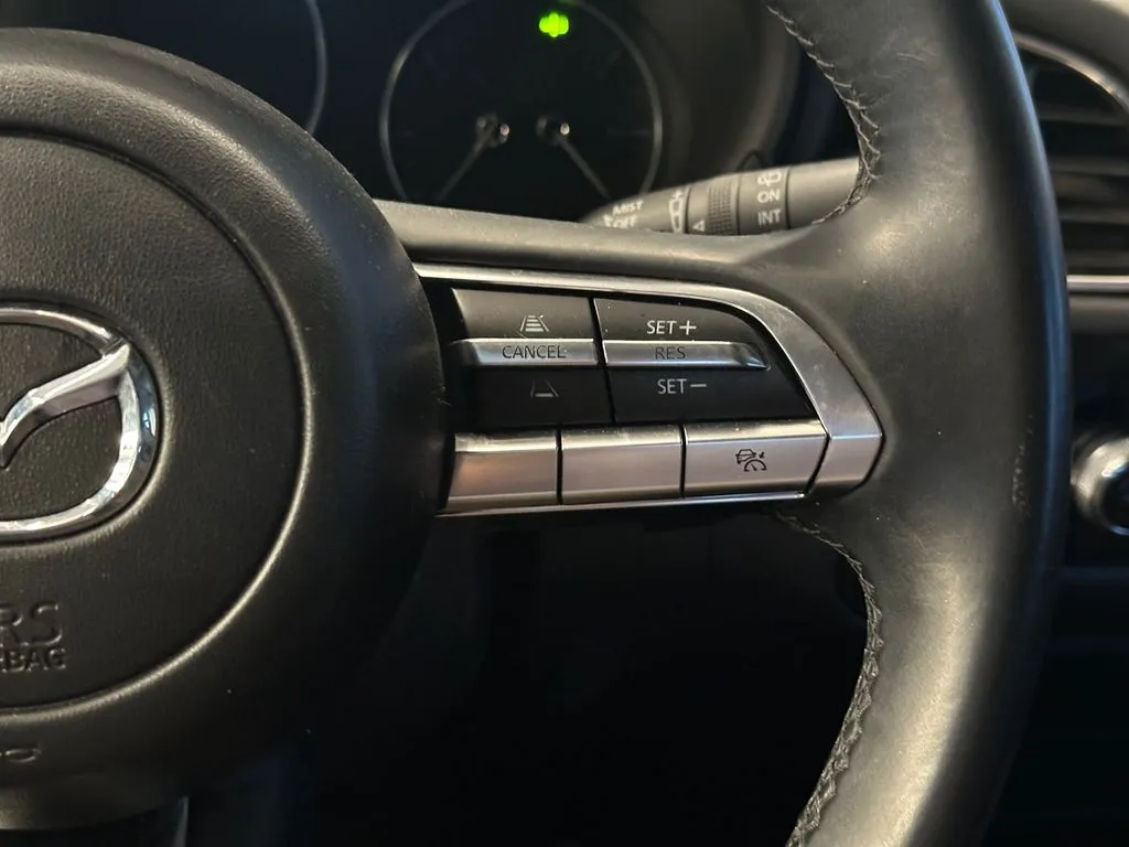 Mazda CX-30 photo 12