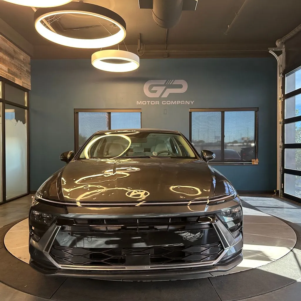 Hyundai Sonata photo 8