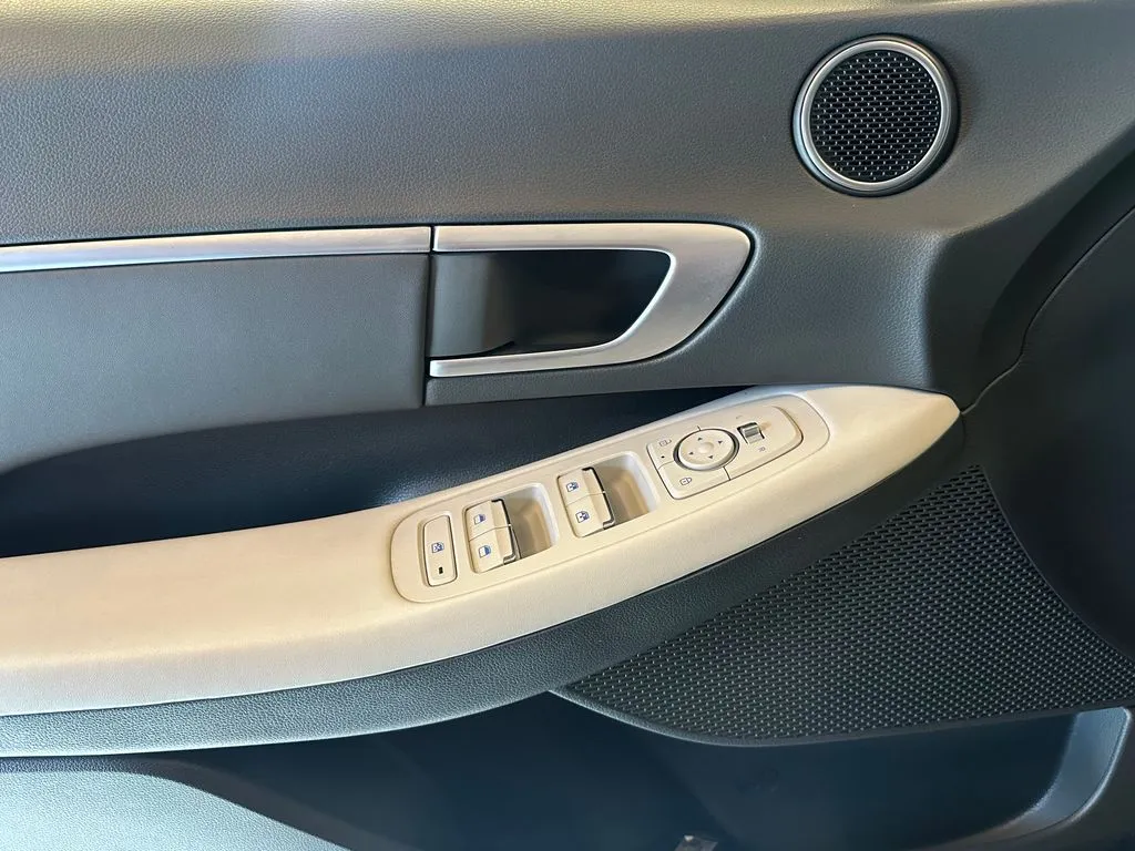 Hyundai Sonata photo 19