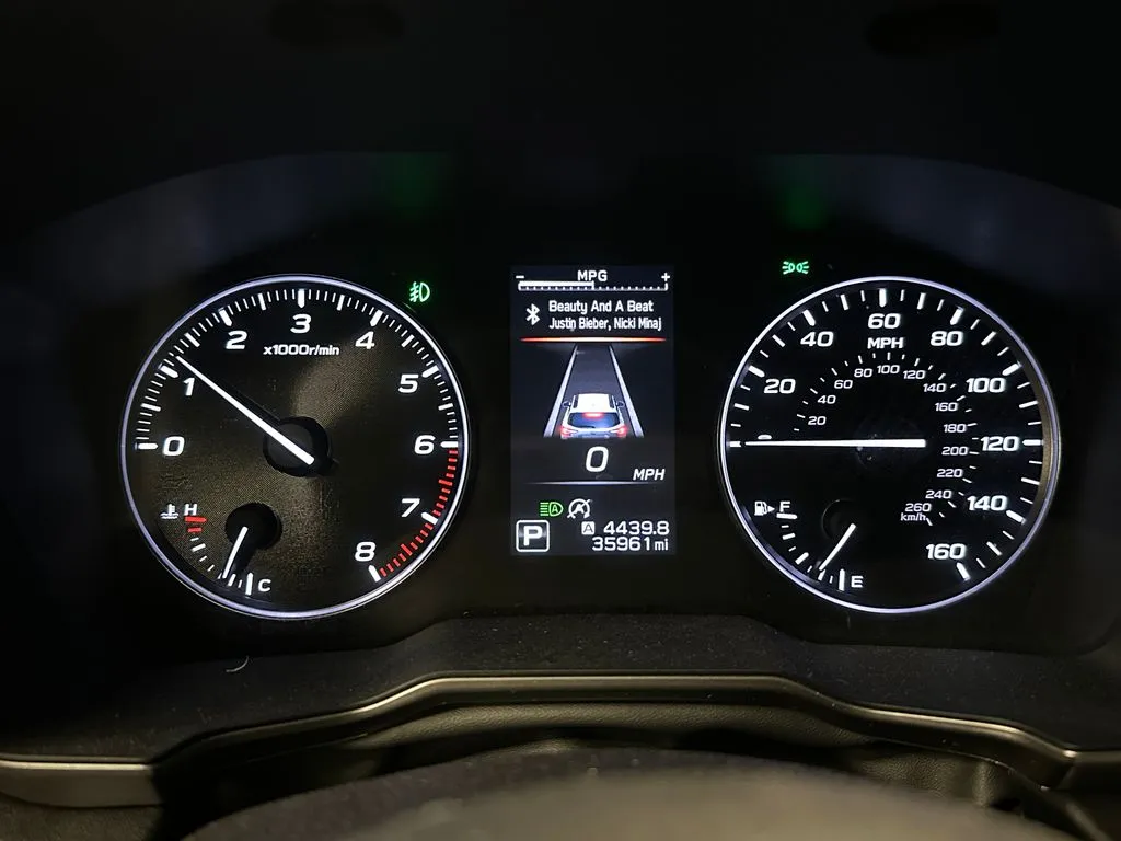 Subaru Outback photo 10