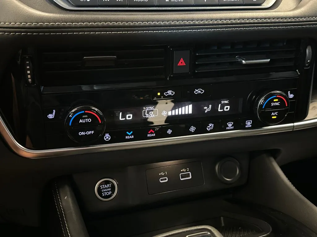 Nissan Rogue photo 15