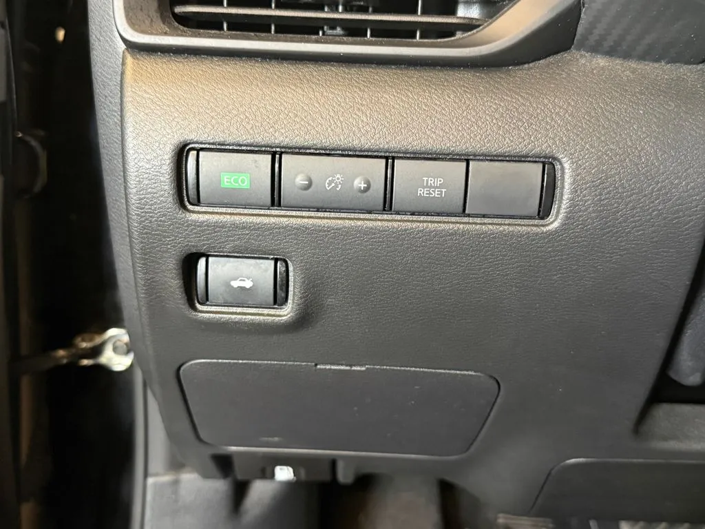 Nissan Sentra photo 17