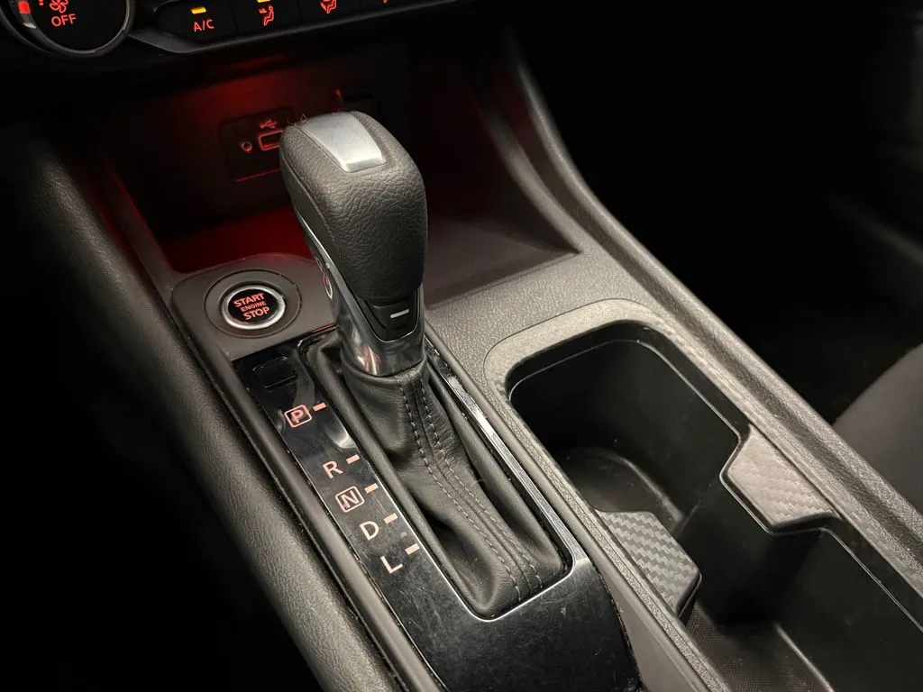 Nissan Sentra photo 15