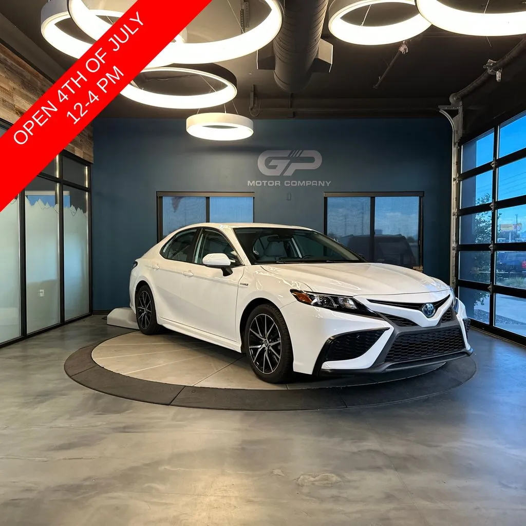 White 2021 Toyota Camry Hybrid SE for sale in Kaysville, UT