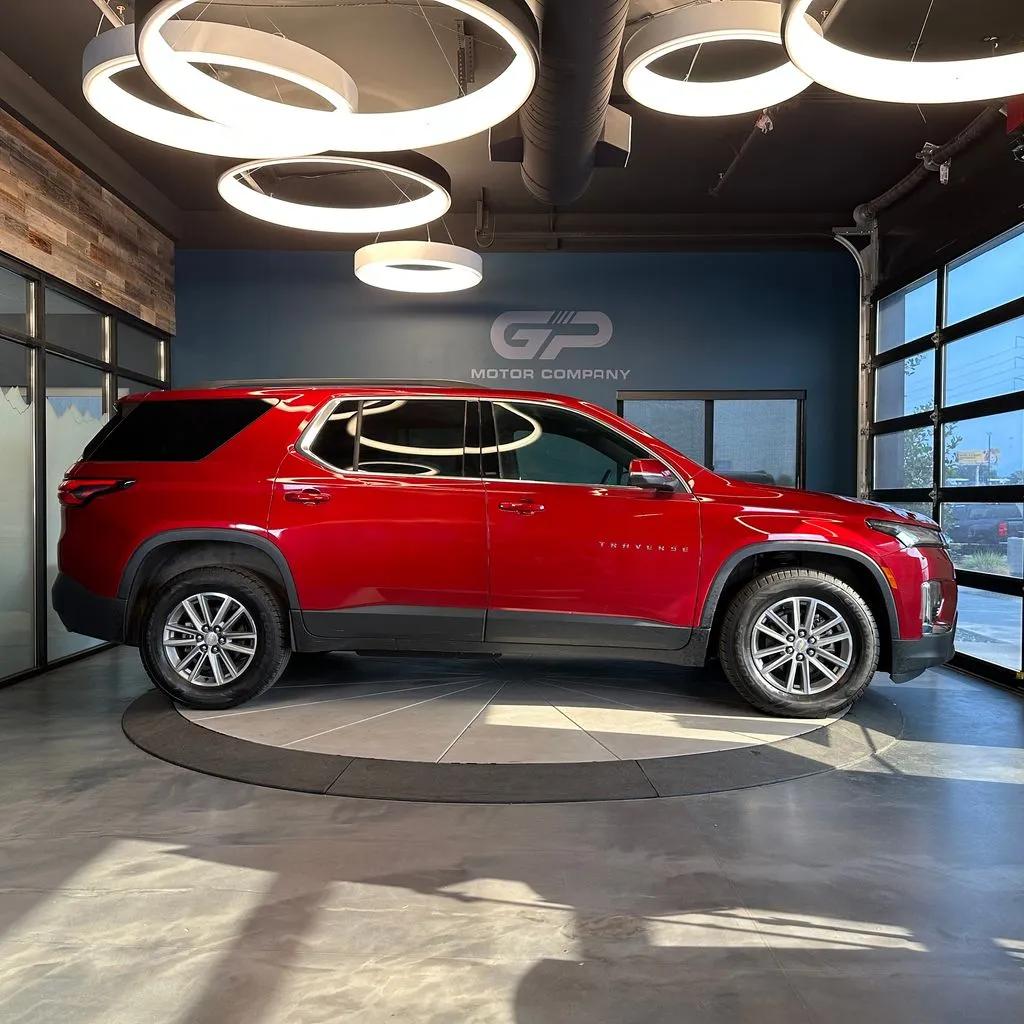 Chevrolet Traverse photo 2