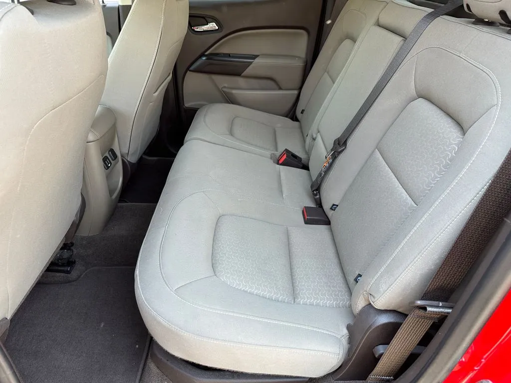 GMC Canyon photo 19
