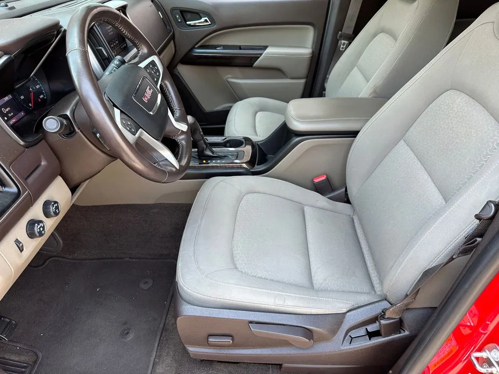 GMC Canyon photo 18