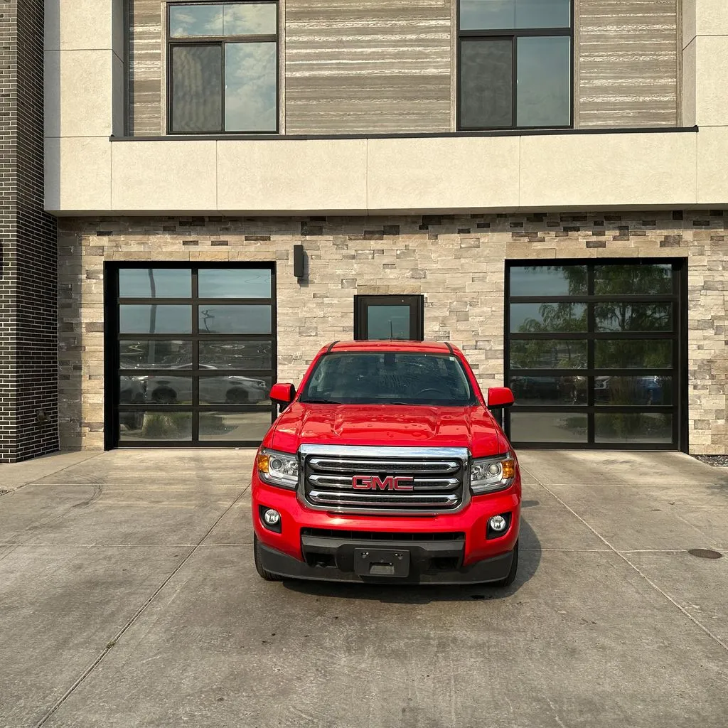 GMC Canyon photo 8