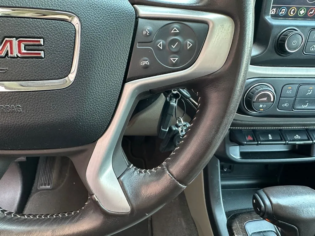 GMC Canyon photo 11