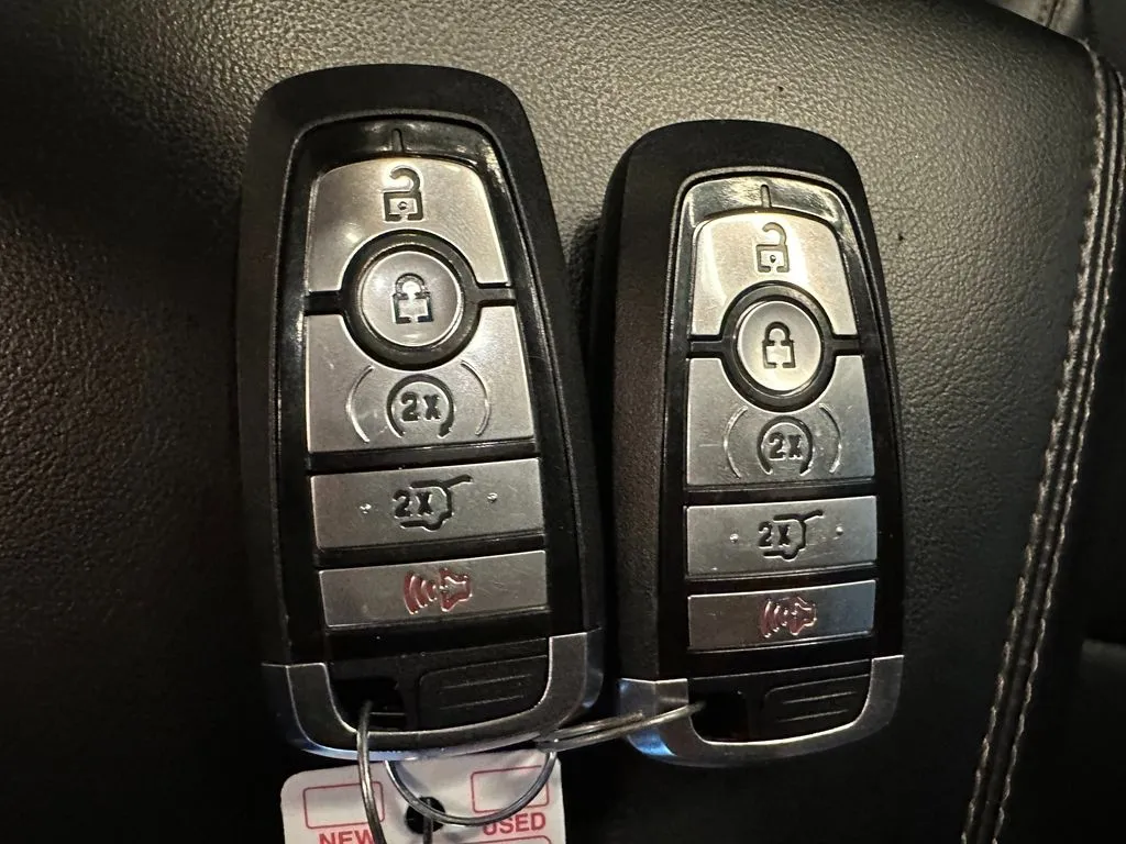 Ford Explorer photo 17