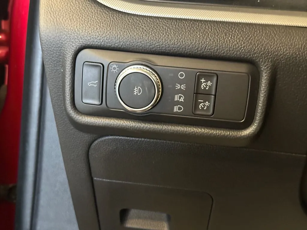 Ford Explorer photo 18