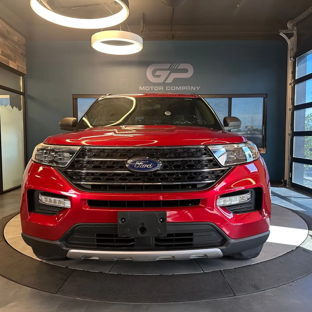 Ford Explorer photo 8
