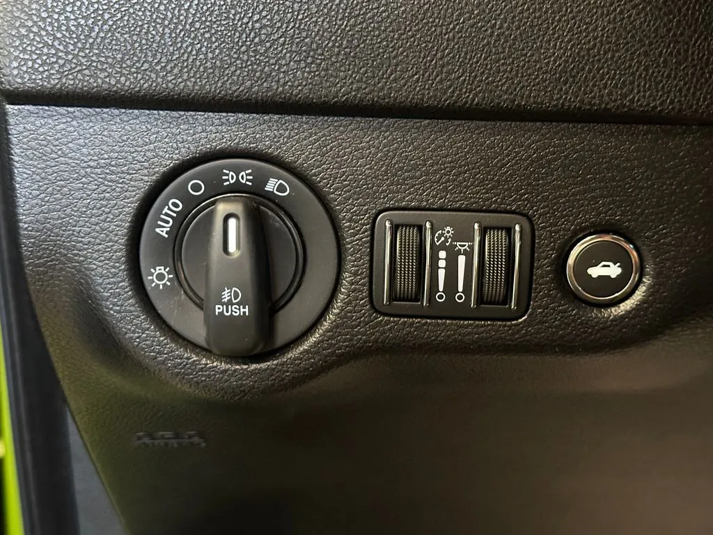 Dodge Charger photo 18