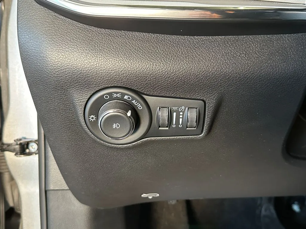 Jeep Compass photo 18