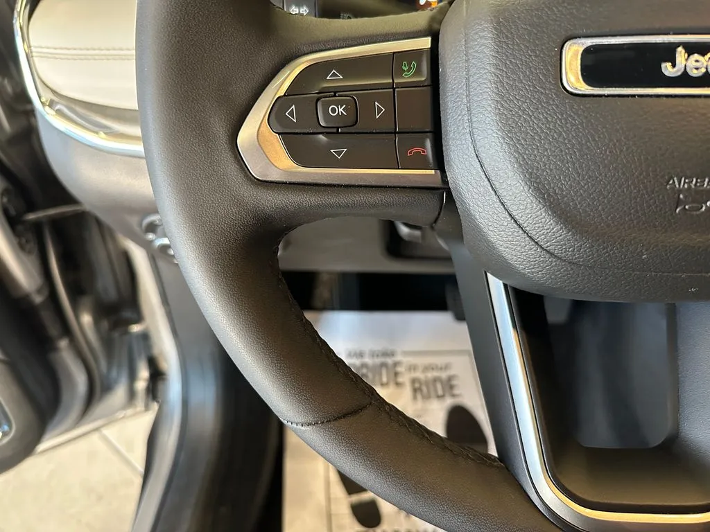 Jeep Compass photo 11