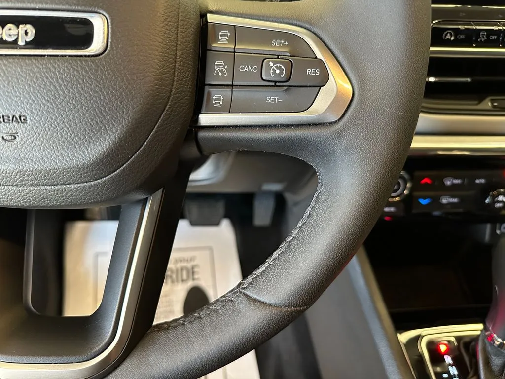 Jeep Compass photo 12