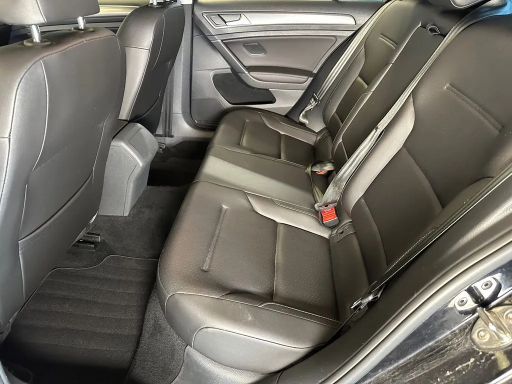 Volkswagen Golf photo 20