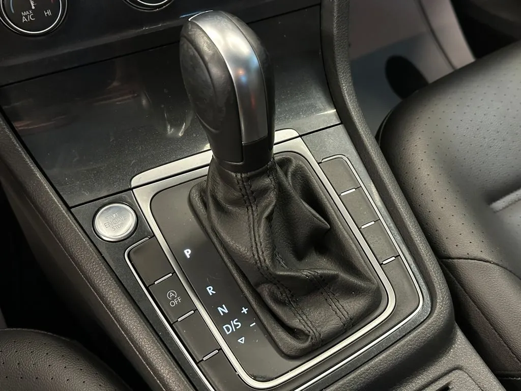 Volkswagen Golf photo 15