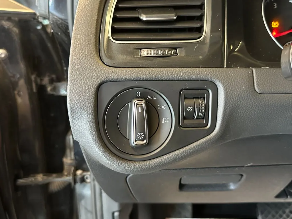 Volkswagen Golf photo 17