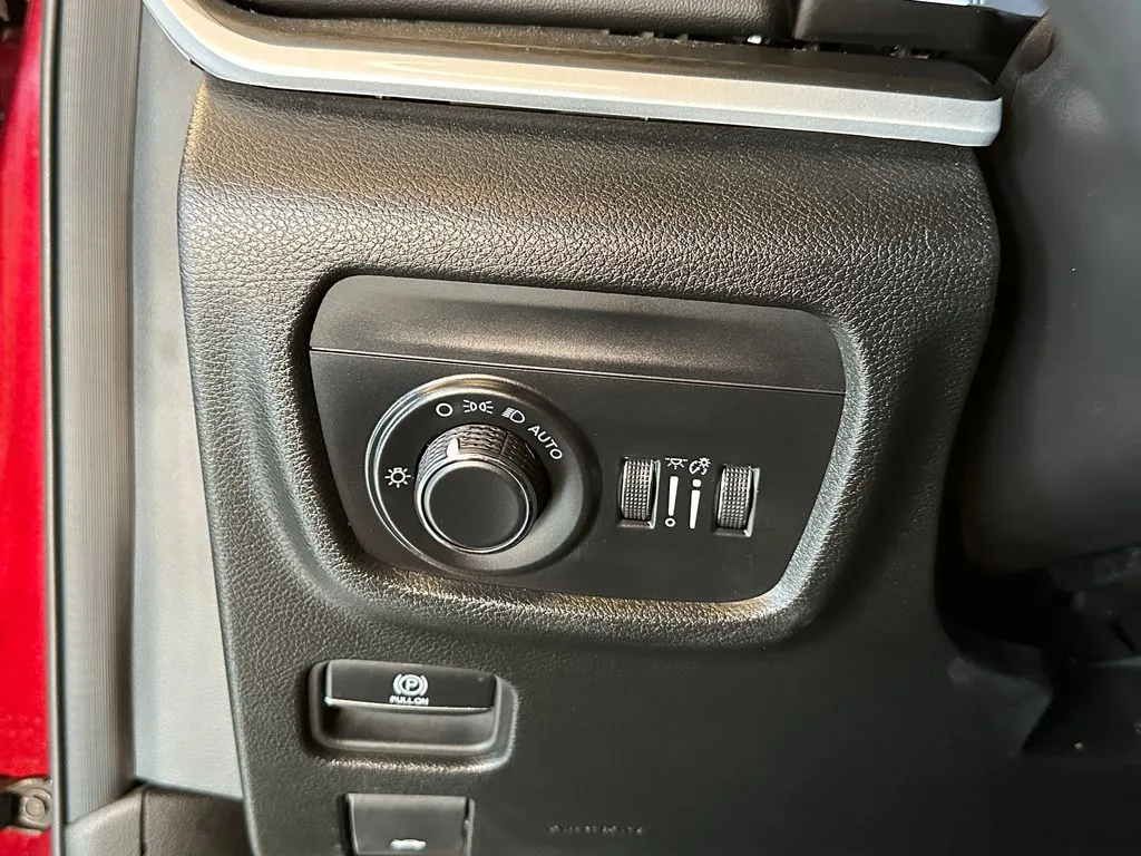 Jeep Grand Cherokee photo 19
