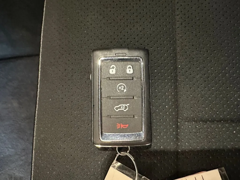 Jeep Grand Cherokee photo 17