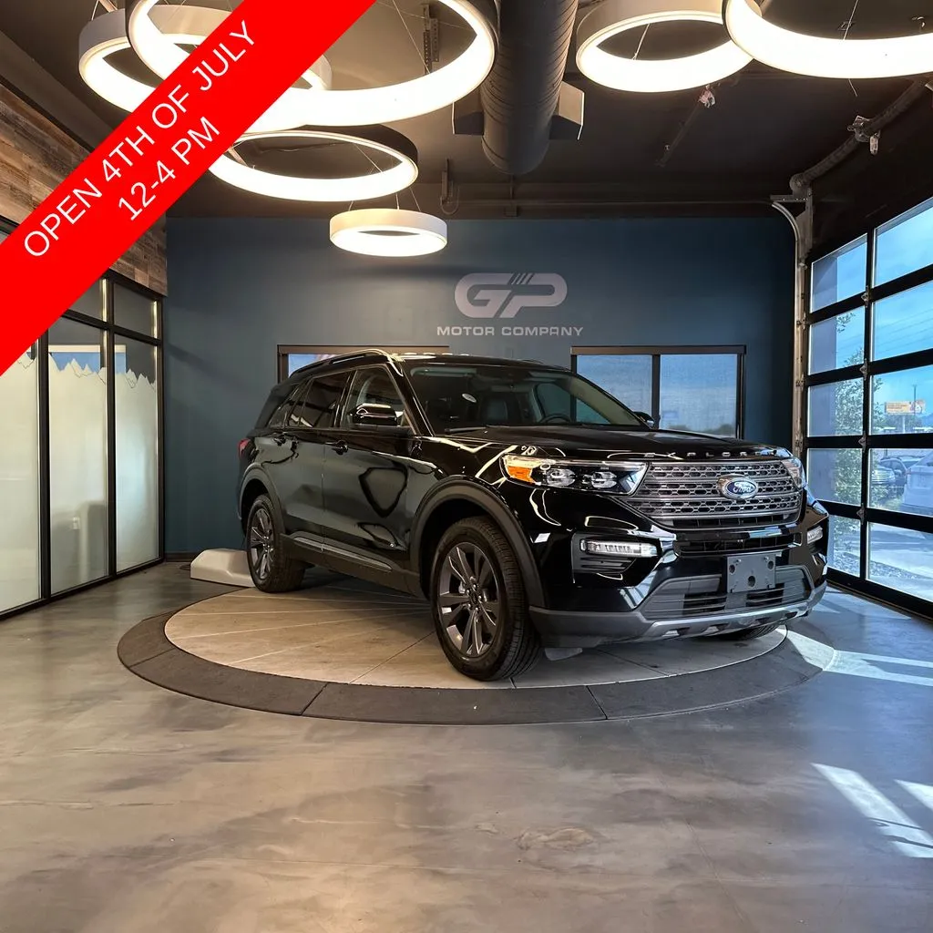 2024 Ford Explorer XLT 4WD's photo