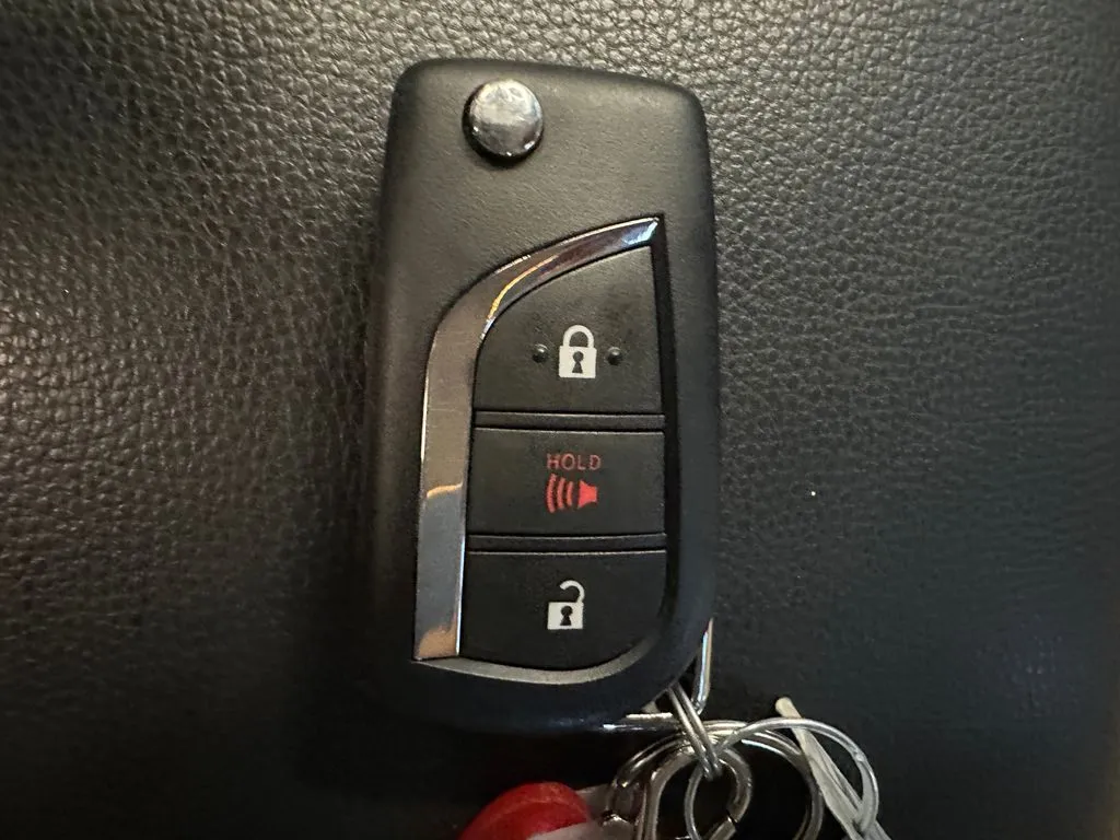 Toyota RAV4 photo 17