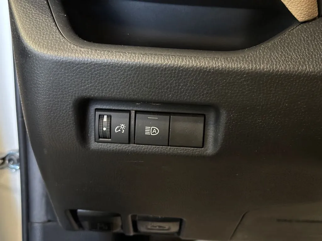 Toyota RAV4 photo 18