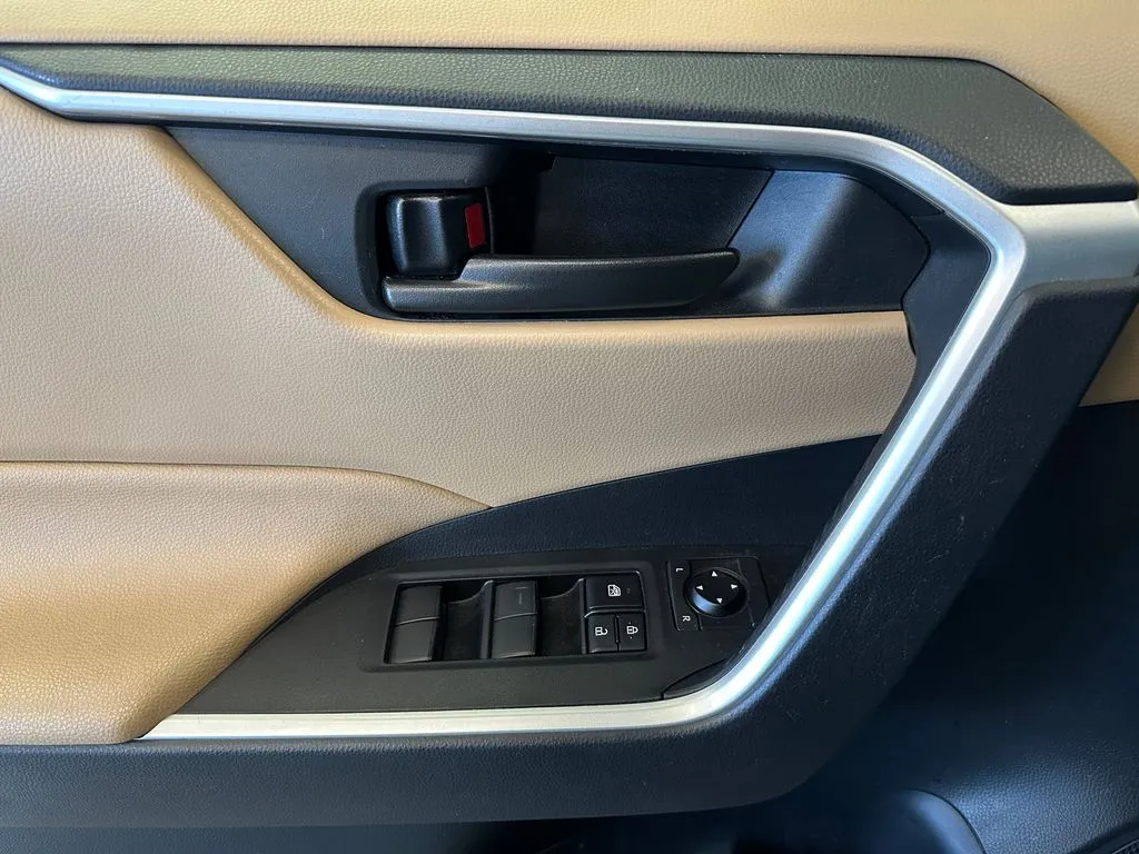 Toyota RAV4 photo 19