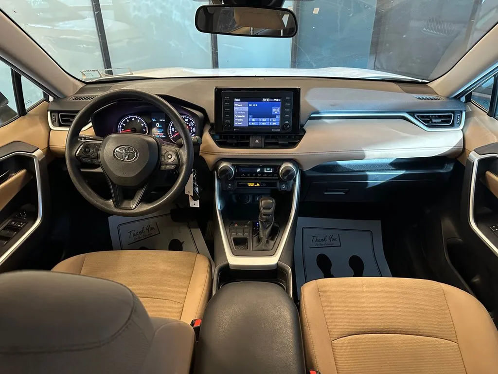 Toyota RAV4 photo 9