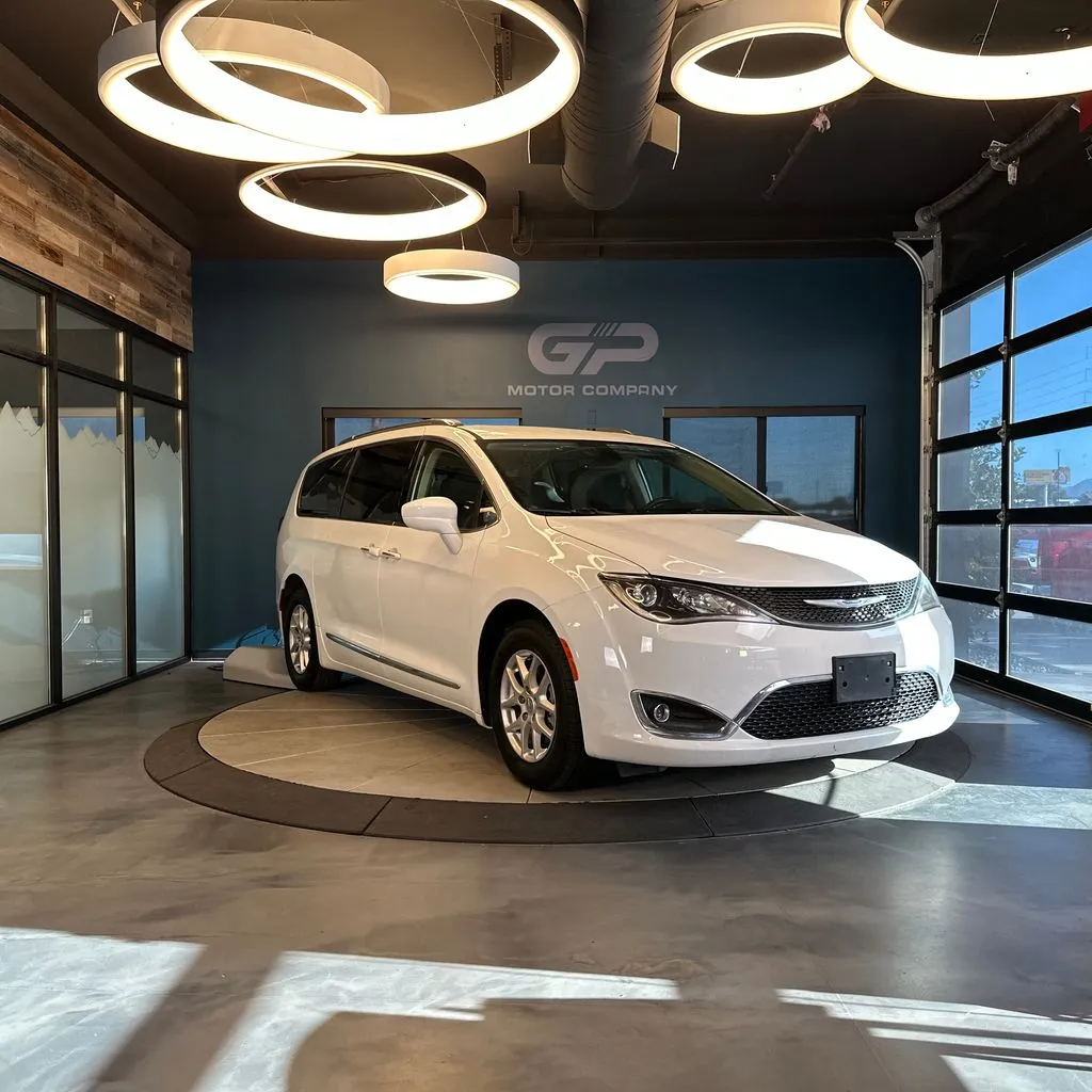 White 2020 Chrysler Pacifica Touring L for sale in Kaysville, UT