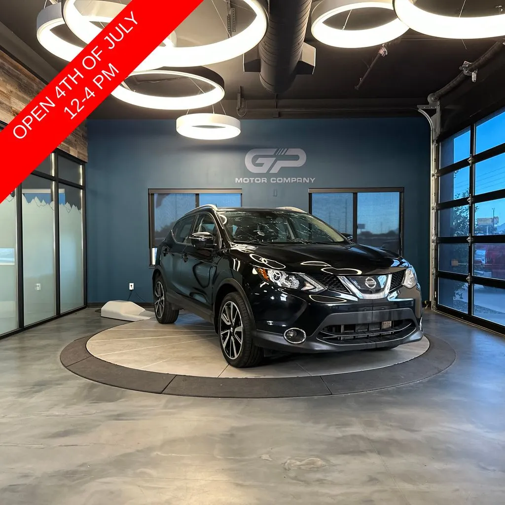 2017 Nissan Rogue Sport SL AWD's photo