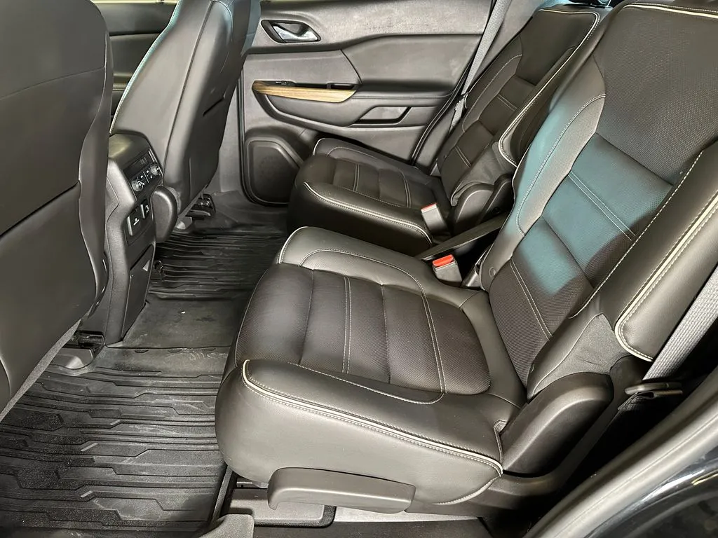 GMC Acadia photo 20