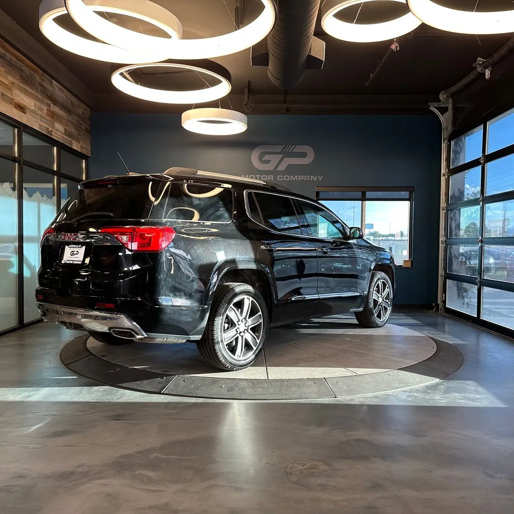 GMC Acadia photo 3