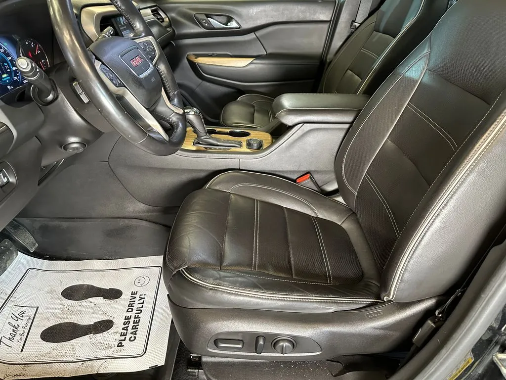 GMC Acadia photo 19