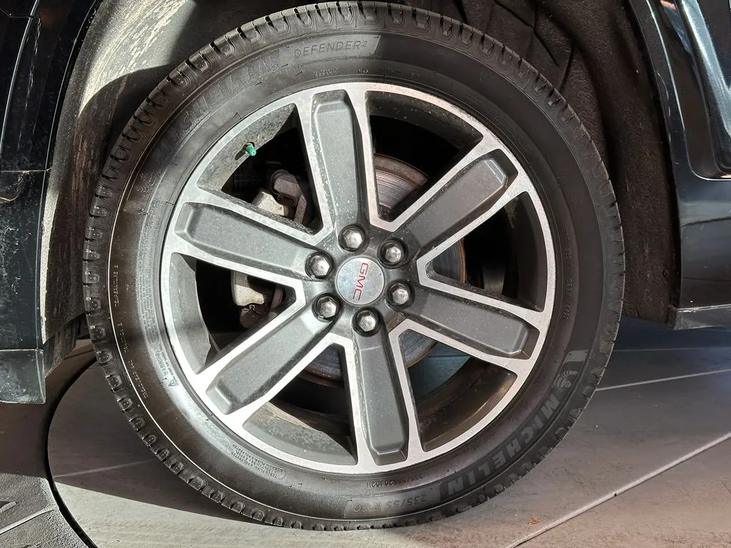 GMC Acadia photo 26