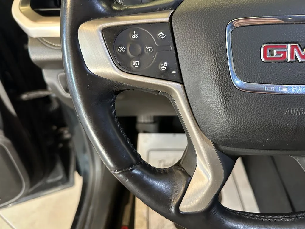 GMC Acadia photo 10