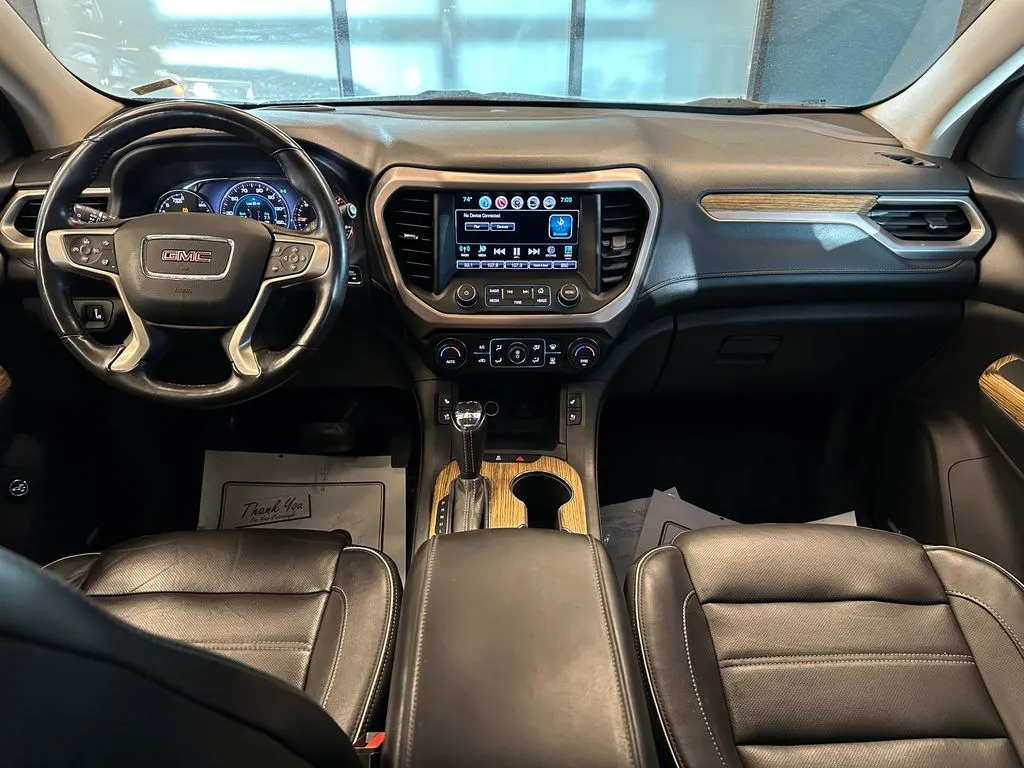 GMC Acadia photo 9