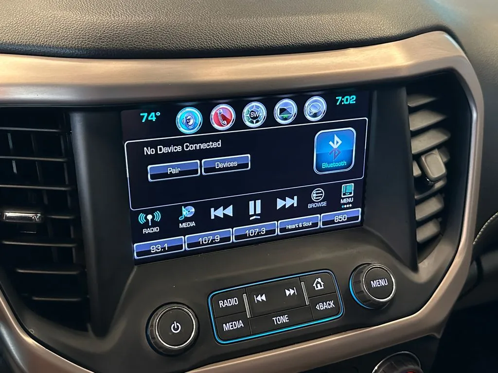 GMC Acadia photo 12