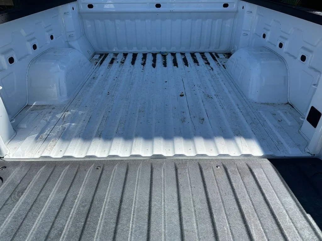 Chevrolet Silverado photo 21
