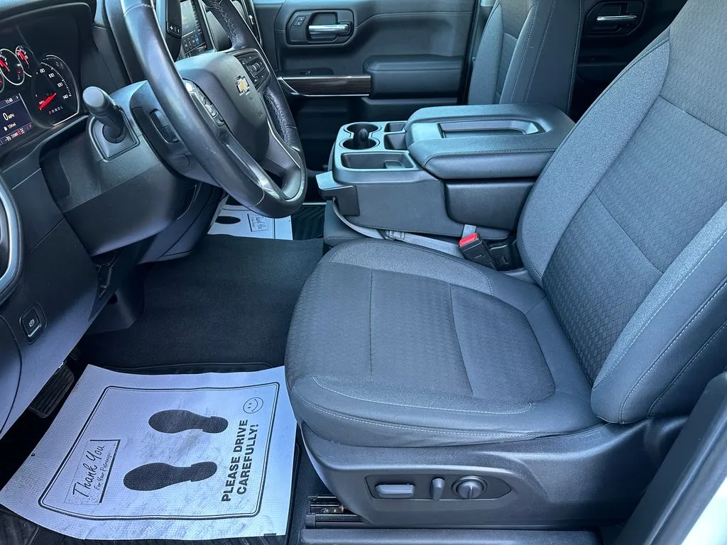 Chevrolet Silverado photo 19
