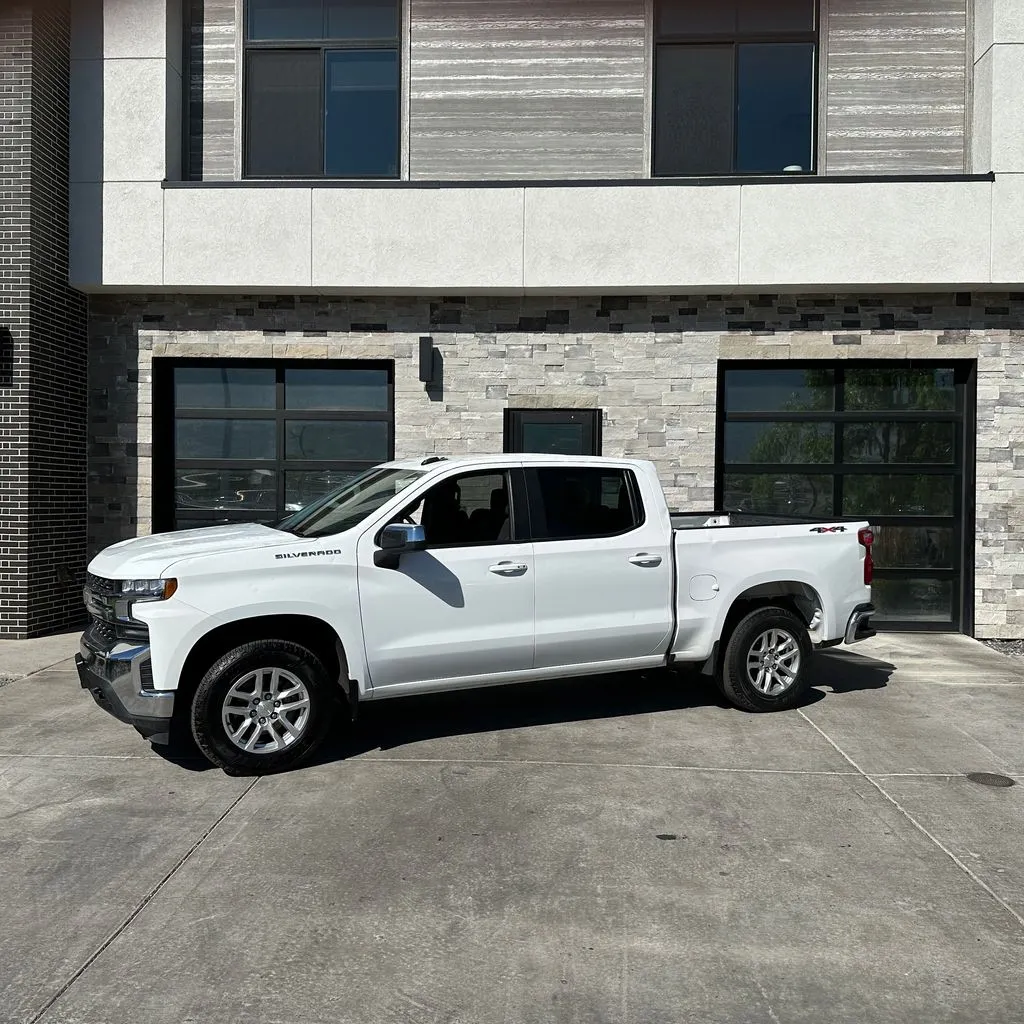 Chevrolet Silverado photo 8