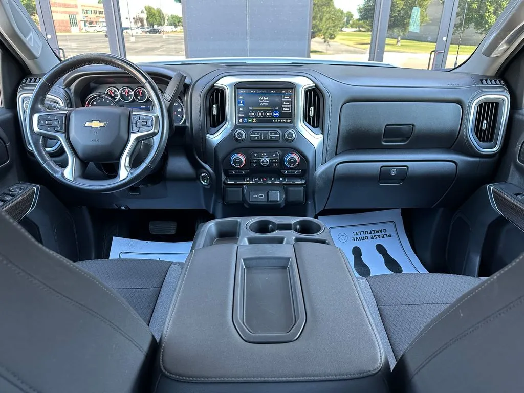 Chevrolet Silverado photo 9