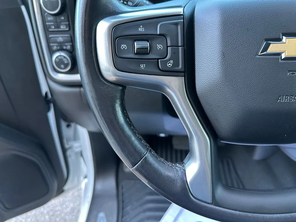 Chevrolet Silverado photo 11