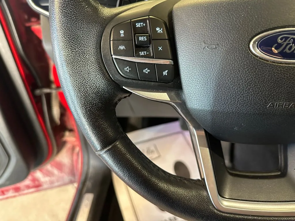 Ford Explorer photo 10