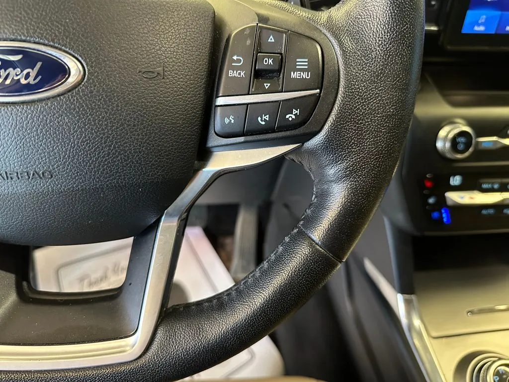 Ford Explorer photo 11