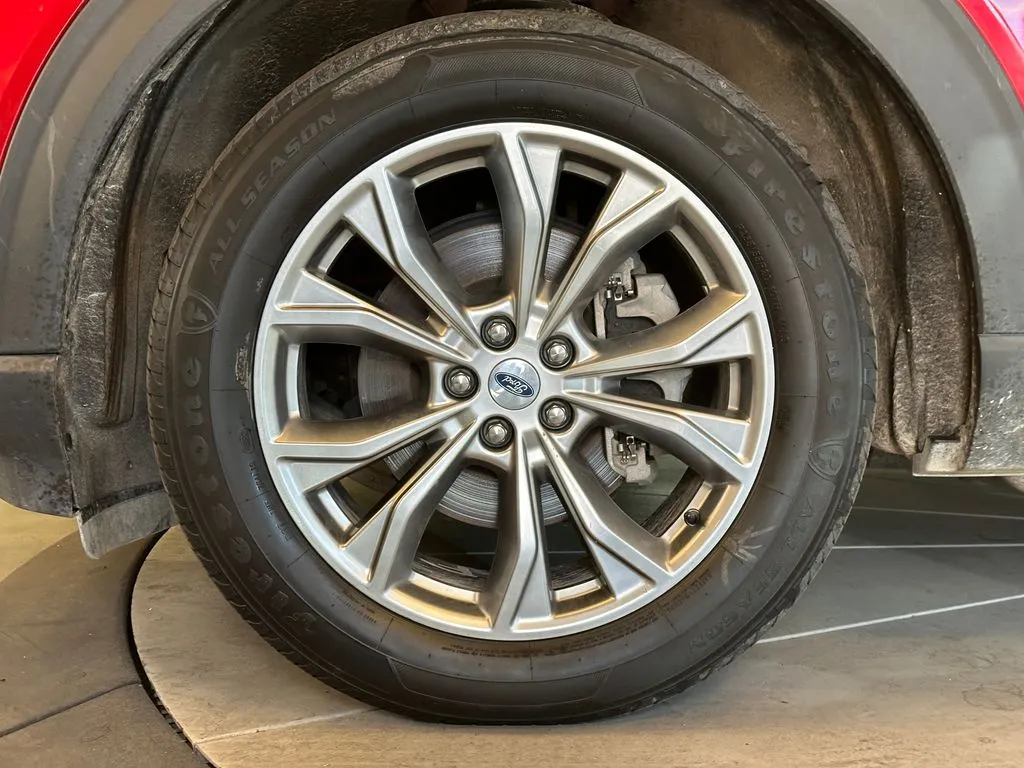 Ford Explorer photo 25