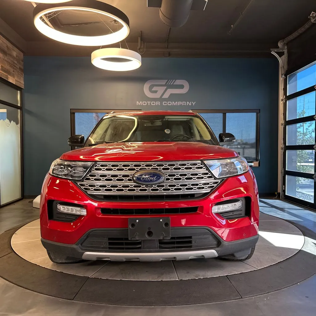 Ford Explorer photo 8