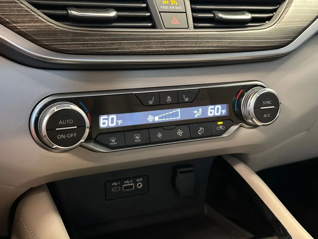 Nissan Altima photo 15
